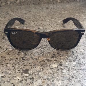 Ray-Ban Wayfarer Tortoise Brown Polarized Lenses